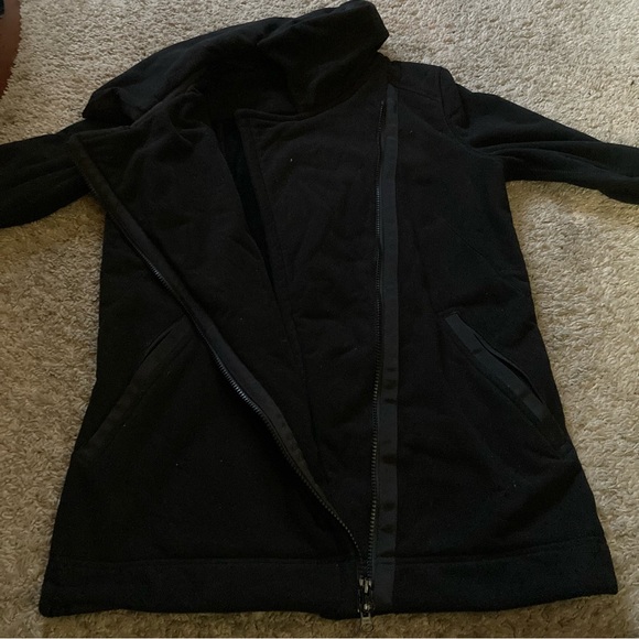 Lululemon Jacket - Picture 10 of 12